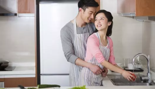 爱燃情感男人为什么喜欢比自己大的女人
