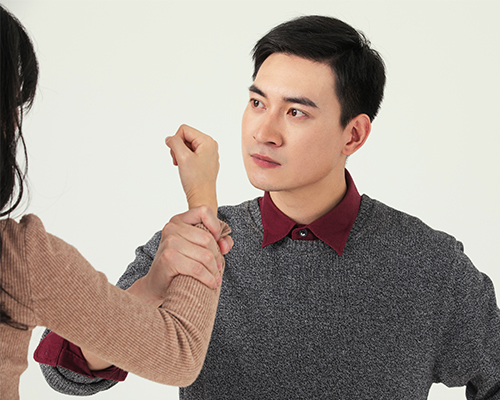 发现老公与儿媳妇有暧昧怎么处理