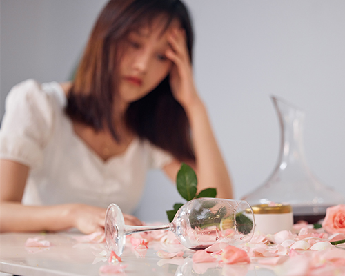 女人面对不争气老公出轨怎么办 女人面对不争气老公出轨怎么办