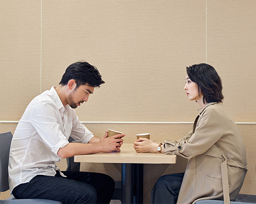 老公一到晚上就跟婆婆聊天怎么办 老公一到晚上就跟婆婆聊天怎么办