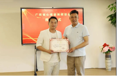 <a href='http://www.airan999.com/' class='divisive' title='爱燃情感' target='_blank' style='color:#000fff'>爱燃情感</a>jacky 爱燃情感jacky