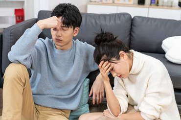 老公不离家但是外边养了小三怎么办